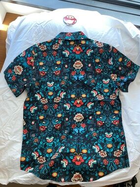 NWT Box Lunch Super Mario Short-Sleeve Button-Down Shirt - Teal & Red Floral